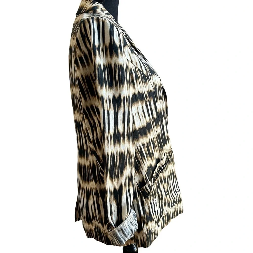 Chico’s Lightweight Printed Jacket. Chico’s Size 1 (Women’s 8)